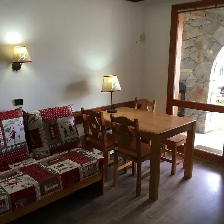 Le Creux De L'ours Apartment *